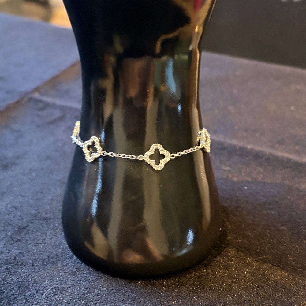🌙 C754 Elegant clover in stainless steel & Silver plated Bracelet